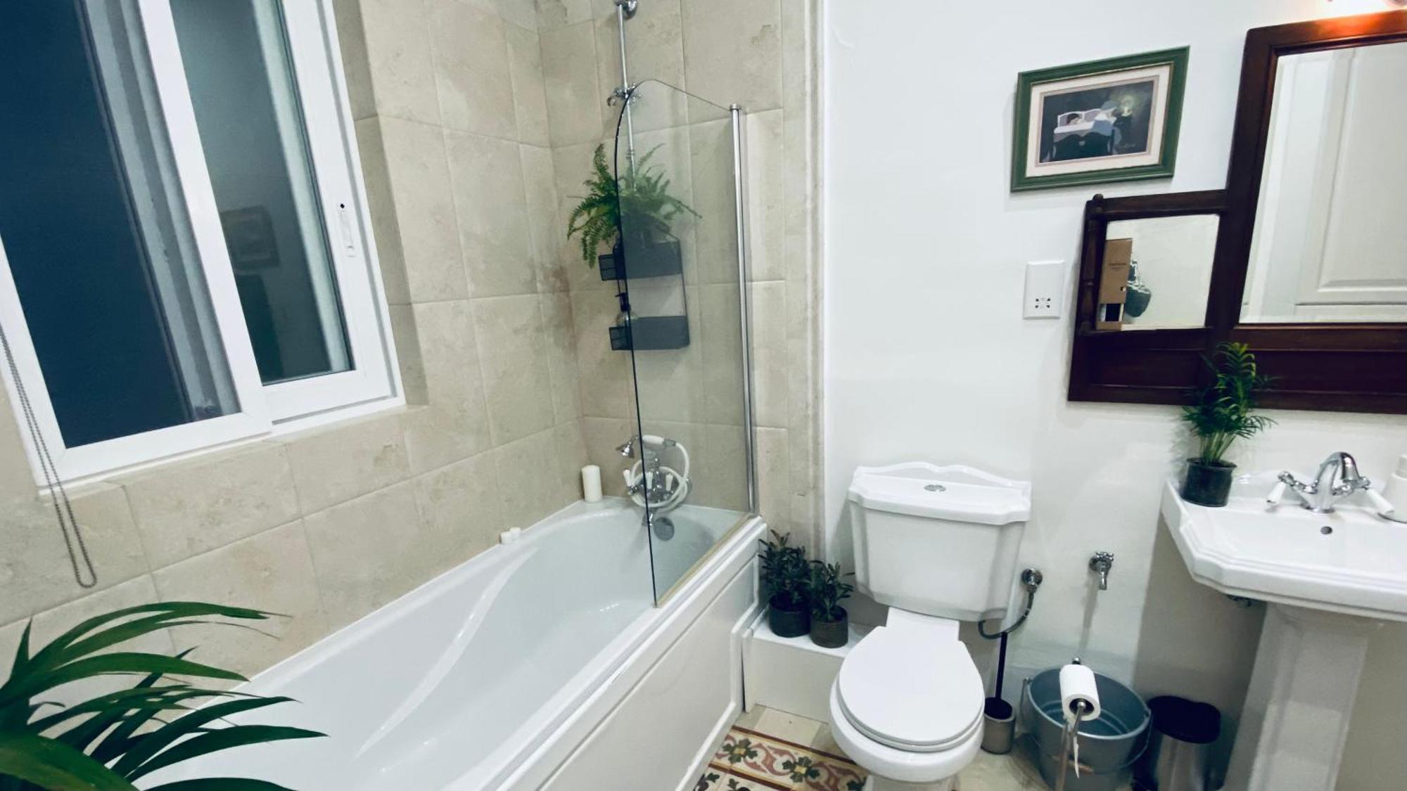 Free Breakfast, Pool, Spacious Aircon Hideaway Apartment Моста Екстериор снимка